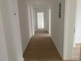 Flur - 5 Zimmer Etagenwohnung zur Miete in Halle (Saale)