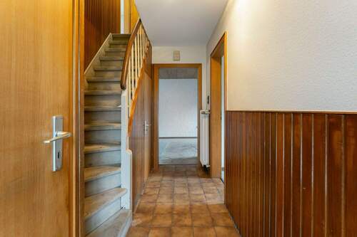 Eingangsbereich - Doppelhaushälfte mit 90,30 m&sup2; in Leverkusen zum Kaufen