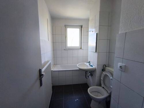 Badezimmer - 2 Zimmer Etagenwohnung zur Miete in Merseburg