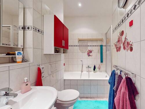 Badezimmer - 3 Zimmer Etagenwohnung zum Kaufen in Berlin