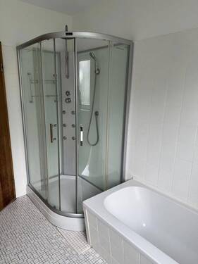 Badezimmer linke Seite - 