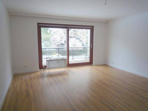 Wohnzimmer - 3 Zimmer Etagenwohnung zum Kaufen in Hamburg