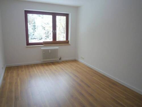 Zimmer 2 - 3 Zimmer Etagenwohnung in Hamburg