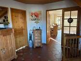 Flur mit Blick ins Wohnzimmer - 