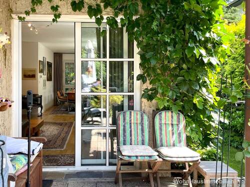 Die Terrasse verbindet Wohnzimmer mit Garten - 3 Zimmer Einfamilienhaus in Berlin