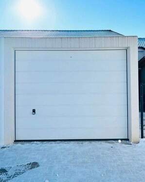 Garage mit Solarantrieb - 