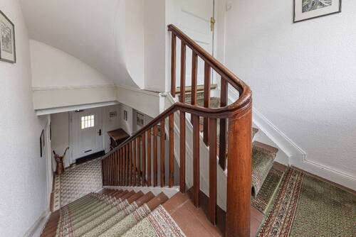 Treppenhaus von Wohnung 1 und Wohnung 2 - 