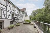 Hoffläche mit grüner Aussicht - Mehrfamilienhaus, Wohnhaus zum Kaufen in Wuppertal