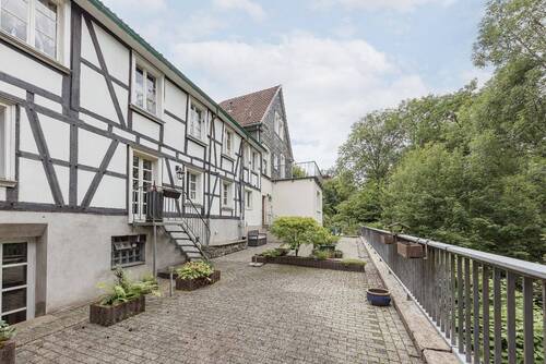 Hoffläche mit grüner Aussicht - Mehrfamilienhaus, Wohnhaus zum Kaufen in Wuppertal