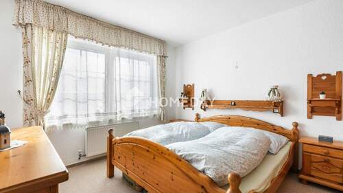 1. OG Schlafzimmer 1 1 - 