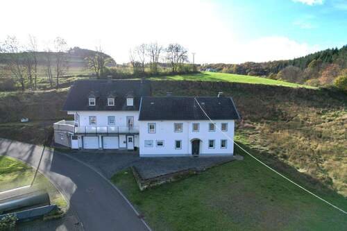2.JPG - 8 Zimmer Mehrfamilienhaus, Wohnhaus zum Kaufen in Niederpierscheid