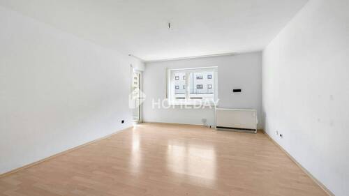 Wohnzimmer 1 - Etagenwohnung mit 91,20 m&sup2; in Bad Urach zum Kaufen