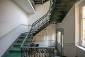 treppenhaus - Loft-Atelier mit großen Fenstern im 2. OG am Tempelhofer Ufer