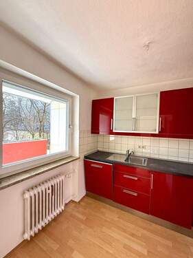 Küche mit viel Tageslicht - 