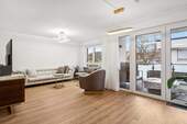 Wohnzimmer - Modern & stilvoll: 2-Zimmer-Wohnung mit Balkon
