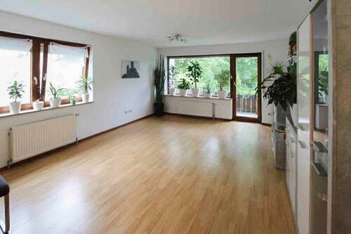 Wohnzimmer - 3 Zimmer Etagenwohnung zum Kaufen in Schorndorf