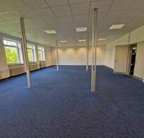 Ruhige, helle, sehr ordentliche Büroflächen, großer Schulungsraum (2.OG, links) - Bexbach Oberbexbach