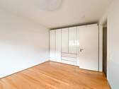 Schlafzimmer mit Einbauschrank - 