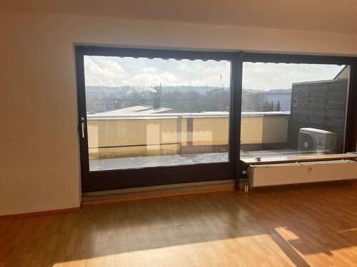 Balkon - Etagenwohnung mit 82,00 m&sup2; in Nürnberg zur Miete