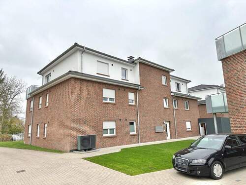 Ansicht - Seniorengerechte, sehr moderne 3 ZKB-Wohnung mit Balkon und PKW-Stellplatz