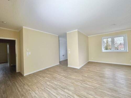 Wohnzimmer mit Küche.jpg - Etagenwohnung mit 80,80 m&sup2; in Ovelgönne zur Miete