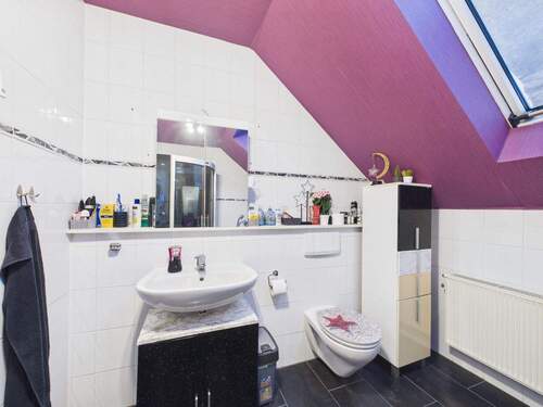 Badezimmer - Einfamilienhaus mit 222,80 m&sup2; in Molzhain zum Kaufen