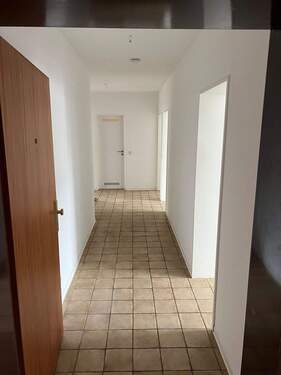 "Im EG - Helle 4-Raum-Wohnung in zentraler Lage!" - Im Erdgeschoss - Helle 4-Raum-Wohnung in zentraler Lage!