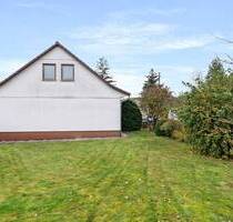 Freistehendes Einfamilienhaus mit großem Garten und Ausbaureserve - Hofheim am Taunus Langenhain