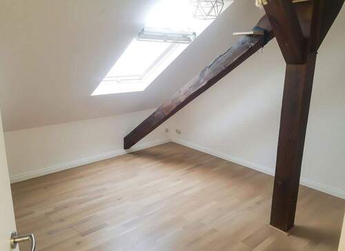 Bild 1 - Schöne 3,5- Zimmer Dachgeschoss Wohnung mit Gartenmitbenutzung