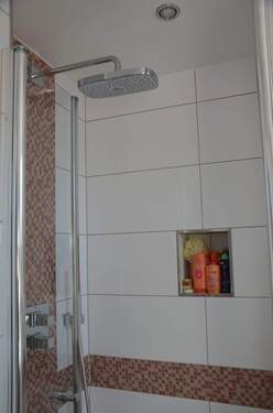 Hauptbad -Duschbereich- - 