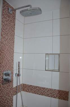 Hauptbad -Duschbereich- - 