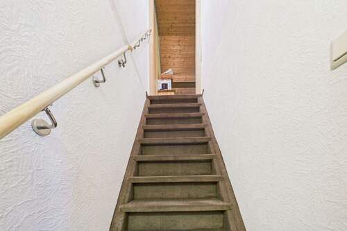 Treppe ins 2. OG - 