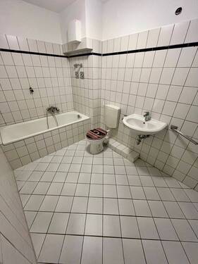 Badezimmer - 2 Zimmer Etagenwohnung zur Miete in Ronnenberg