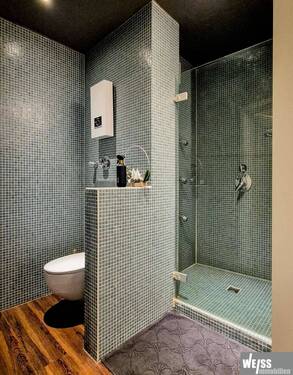 Bad mit Dusche - 