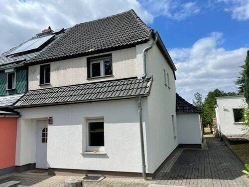 Außenansicht - Doppelhaushälfte mit 95,00 m² in Hohenmölsen zum Kaufen
