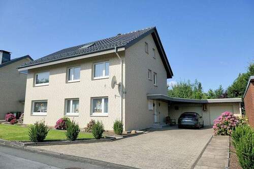 Nordost - Viel Platz zum Leben- Gepflegtes 1-2-Familienhaus mit Doppelgarage!