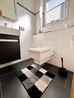 Gäste-WC - Doppelhaushälfte mit 160,00 m² in Bottrop zum Kaufen