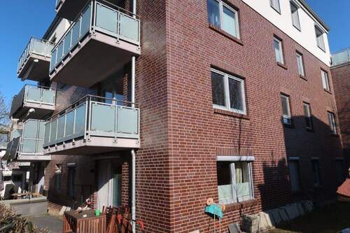 Hausansicht.JPG - 4 Zimmer Etagenwohnung zum Kaufen in Hamburg