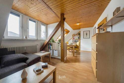 LICHTDURCHFLUTETES WOHNZIMMER - 2 Zimmer Etagenwohnung zum Kaufen in Bad Nauheim