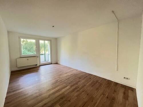 1.jpg - 3 Zimmerwohnung mit ebenerdiger Dusche und EBK direkt im Grünen!