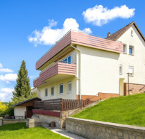 Großzügiges Zweifamilienhaus mit Einliegerwohnung und traumhafter Aussicht in Bad Hersfeld