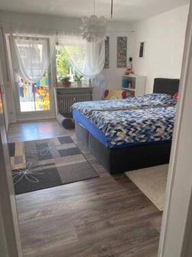 Elternschlafzimmer - Großzügige 4-Zimmerwohnung mit GartenDoppelgarage - eine Oase in der Altstadt von Götzenhain