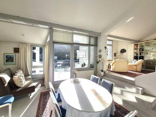 Essen und Wohnen auf zwei Ebenen - 