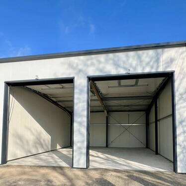 Doppel-Lager - Halle , Lager , Werkstatt , Garage , Stellplatz für Boote , Yachten , Oldtimer, Wohnmobile 84 m²