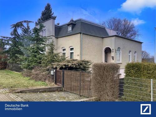 Hausansicht - Unendliche Weiten in Eisleben. Großes Haus. Großes Grundstück.