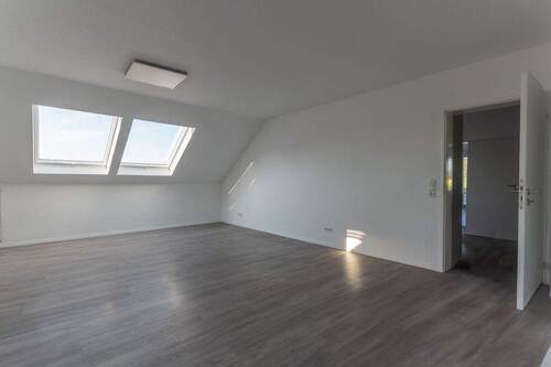 Großzügiges Wohn-/ Esszimmer - 4 Zimmer Etagenwohnung zur Miete in Hagen