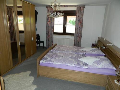 Schlafzimmer - 1 Zimmer Mehrfamilienhaus, Wohnhaus in Frankenberg-Eder