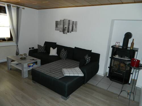 Wohnen - Mehrfamilienhaus, Wohnhaus mit 450,00 m² in Frankenberg-Eder zum Kaufen