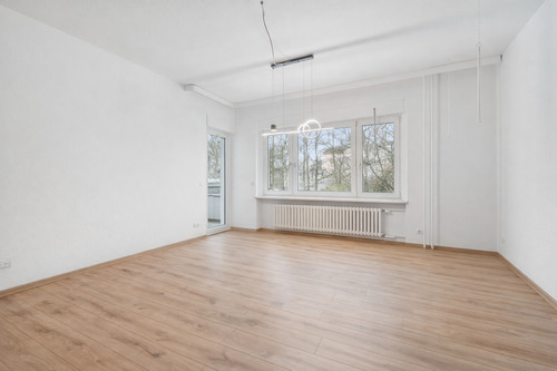 Wohnbereich - Helle 3-Zimmer-Hochparterre-Wohnung mit Balkon & Stellplatz