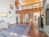 Blick hinauf zur Galerie - 